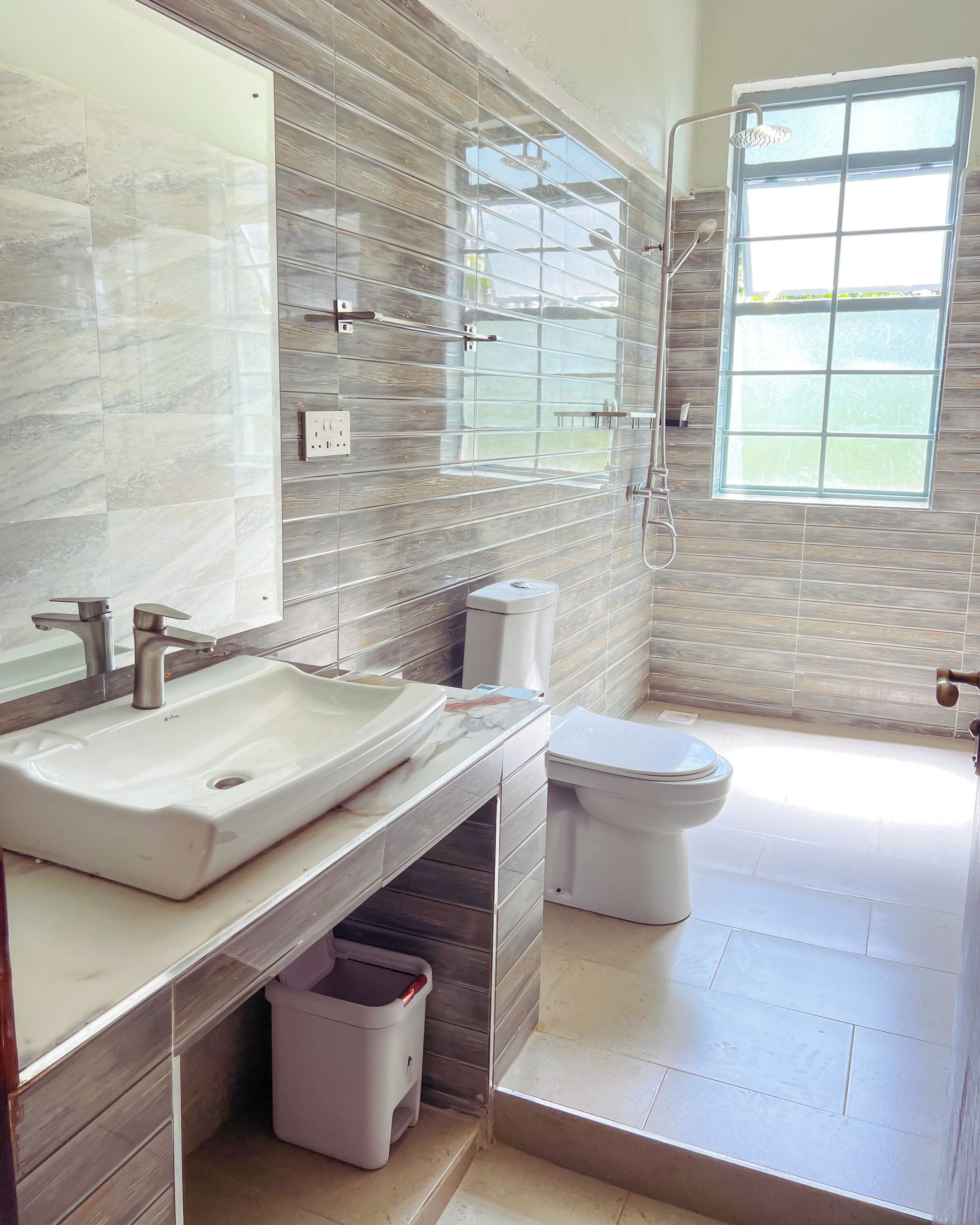 Standard Double Room | Bathroom | Separate tub and shower, deep soaking tub, rainfall showerhead