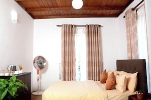 Deluxe Room | Blackout drapes, iron/ironing board, free WiFi, bed sheets