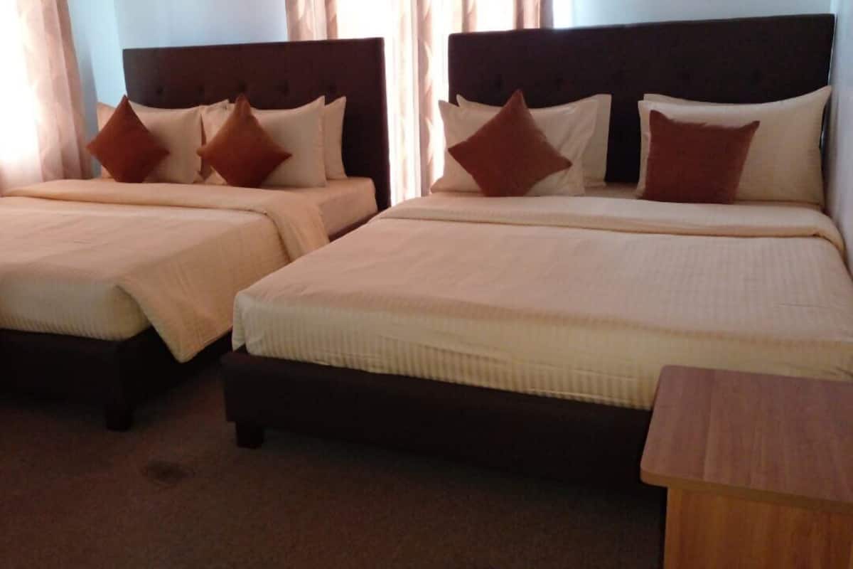 Chambre Familiale | 7 chambres, rideaux occultants, fer et planche à repasser, Wi-Fi gratuit