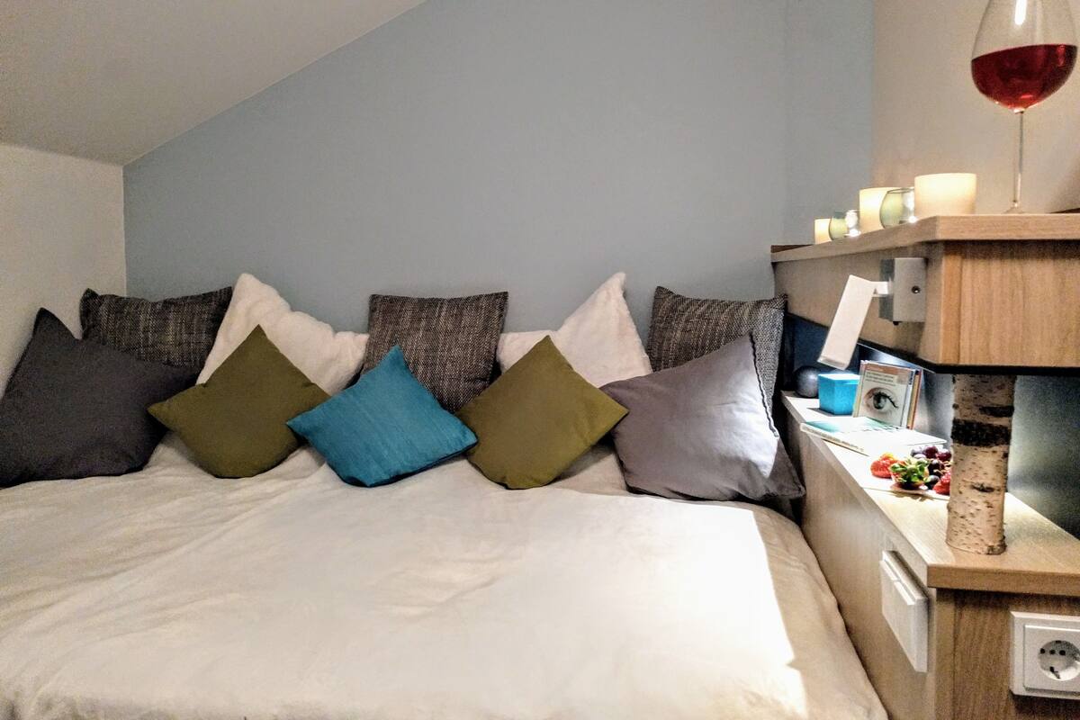 Apartment (Loft 7) | In-room safe, blackout drapes, soundproofing, WiFi (free)