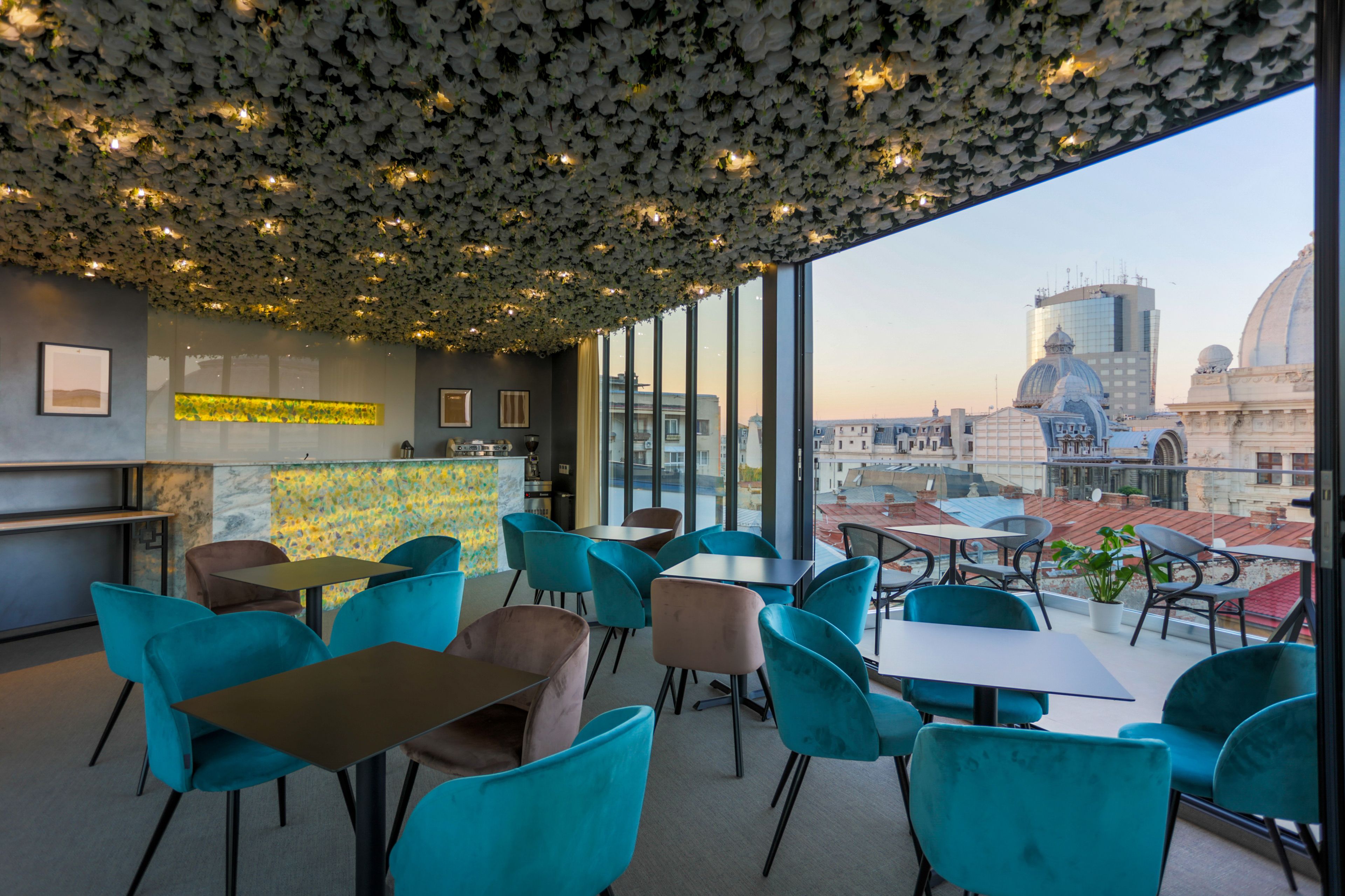 每日供应自助式早餐（每人 EUR 7.86）