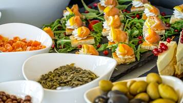 Daily buffet breakfast (EUR 7.86 per person)