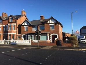 Exterior - Crumlin Road Guesthouse (Belfast)
