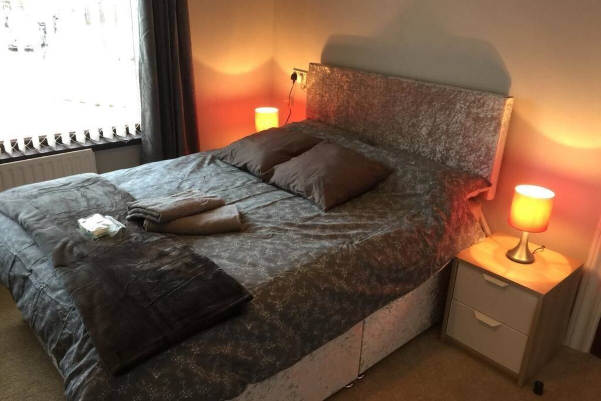 Desk, laptop workspace, blackout drapes, WiFi (free)