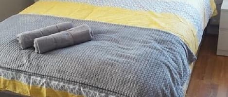 Free WiFi, bed sheets