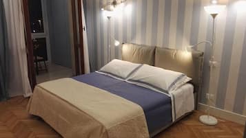 Double Room | Minibar, in-room safe, desk, blackout drapes