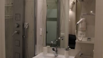 Double Room | Bathroom