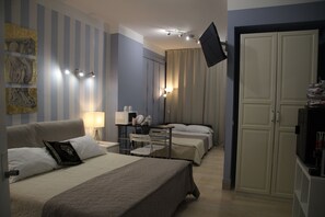 Comfort Room | Minibar, in-room safe, desk, blackout curtains - B&B Pescara Centro Luxury Suite (Pescara)