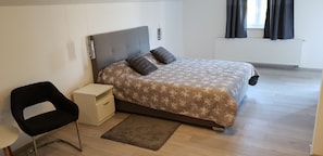 Minibar, in-room safe, soundproofing, iron/ironing board