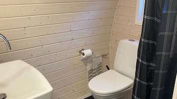 Cabin dành cho gia đình | Phòng tắm | Buồng tắm vòi sen, giấy vệ sinh