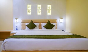 Desk, iron/ironing board, free WiFi, bed sheets - Treebo Oasis, Laxmisagar (Bhubaneshwar)