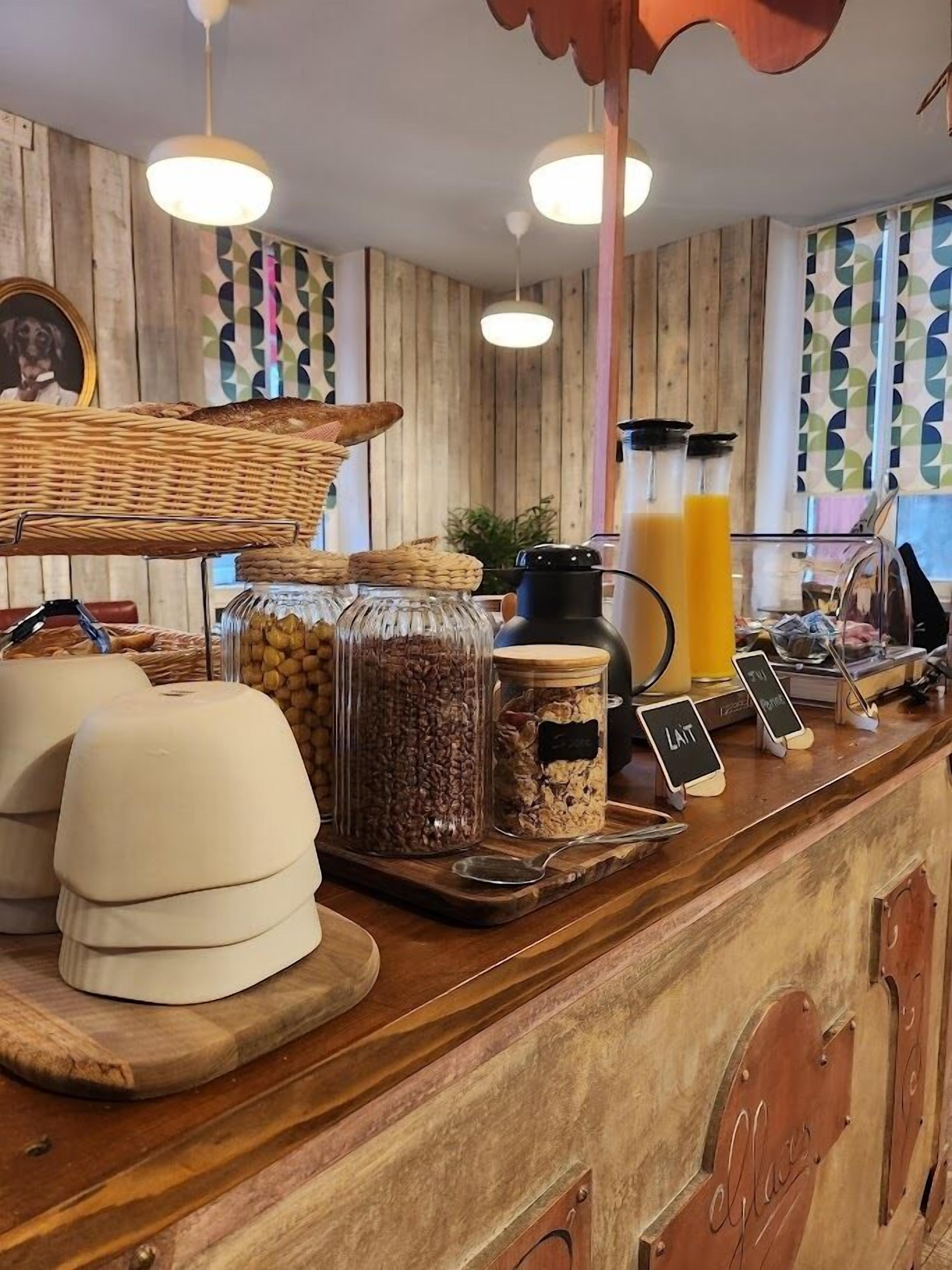 Kontinental frukost varje dag (EUR 10 per person)