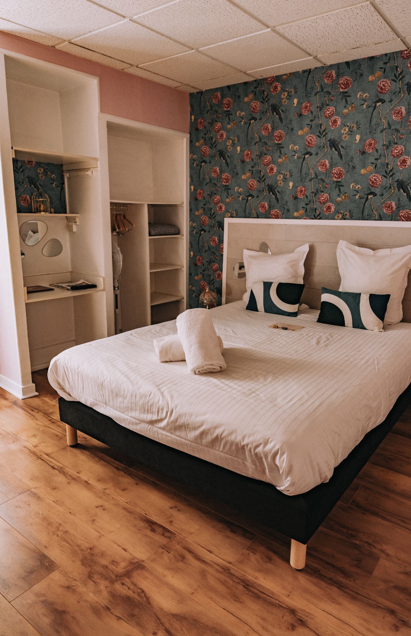 Superior Double Room, Private Bathroom, City View | Bed sheets