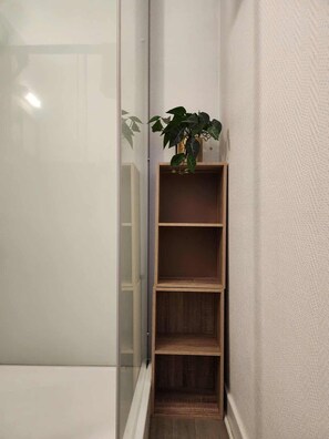 Triple Room, Private Bathroom | Bathroom