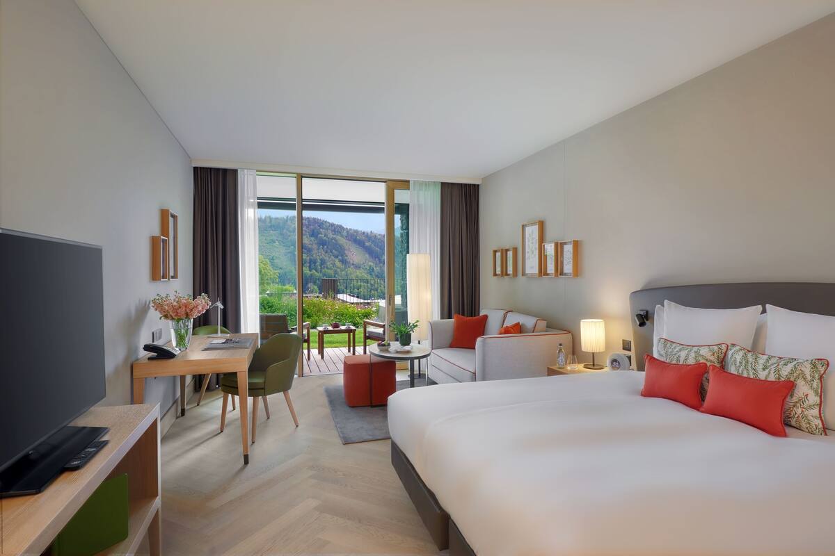 Premium bedding, free minibar, in-room safe, desk