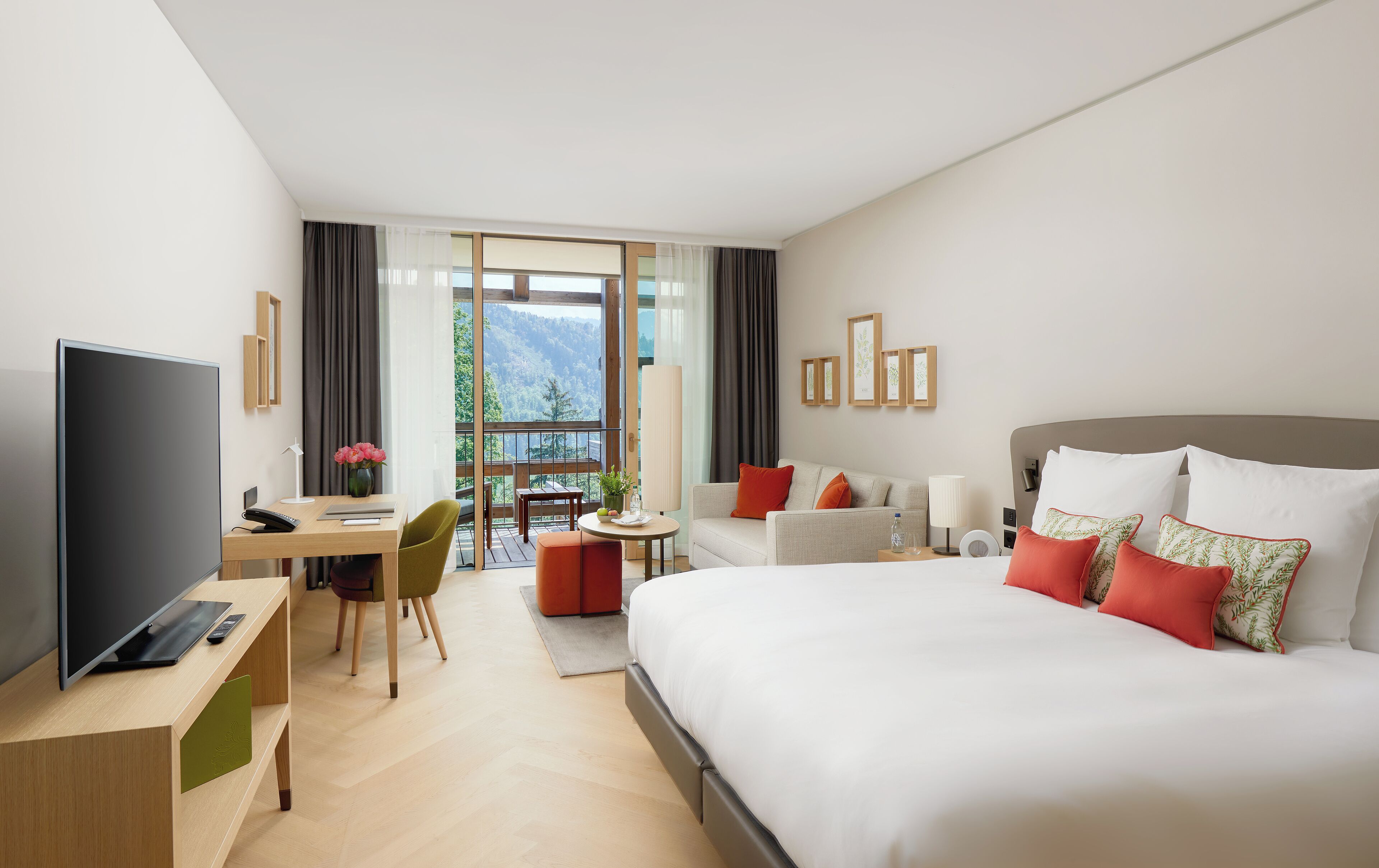 Premium bedding, free minibar, in-room safe, desk