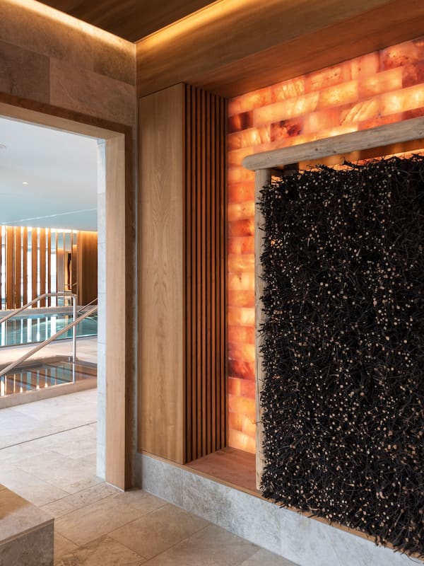 Couples treatment rooms, sauna, steam room, body treatments