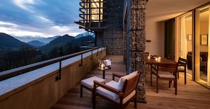 Alpine Suite | Balcony view - Waldhotel by Bürgenstock Lake Lucerne (Ennetbuergen)