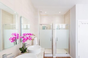 Apartamento Deluxe, baño privado (Through the Looking Glass) | Baño