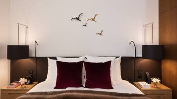Lake View Superior Suite with Spa access | Frette Italian sheets, premium bedding, down comforters