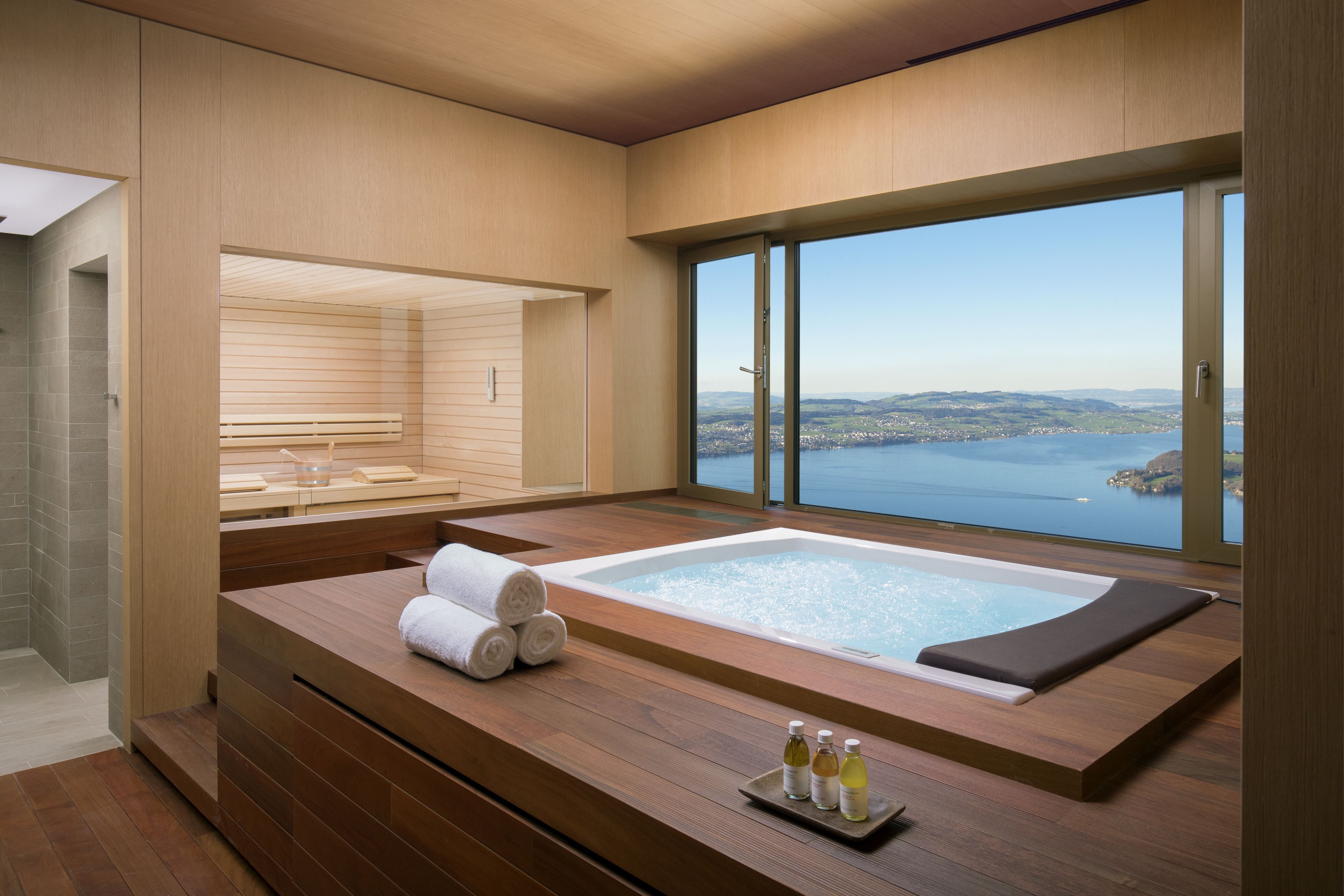 Sauna, hot tub, steam room, Turkish bath, body treatments, hydrotherapy