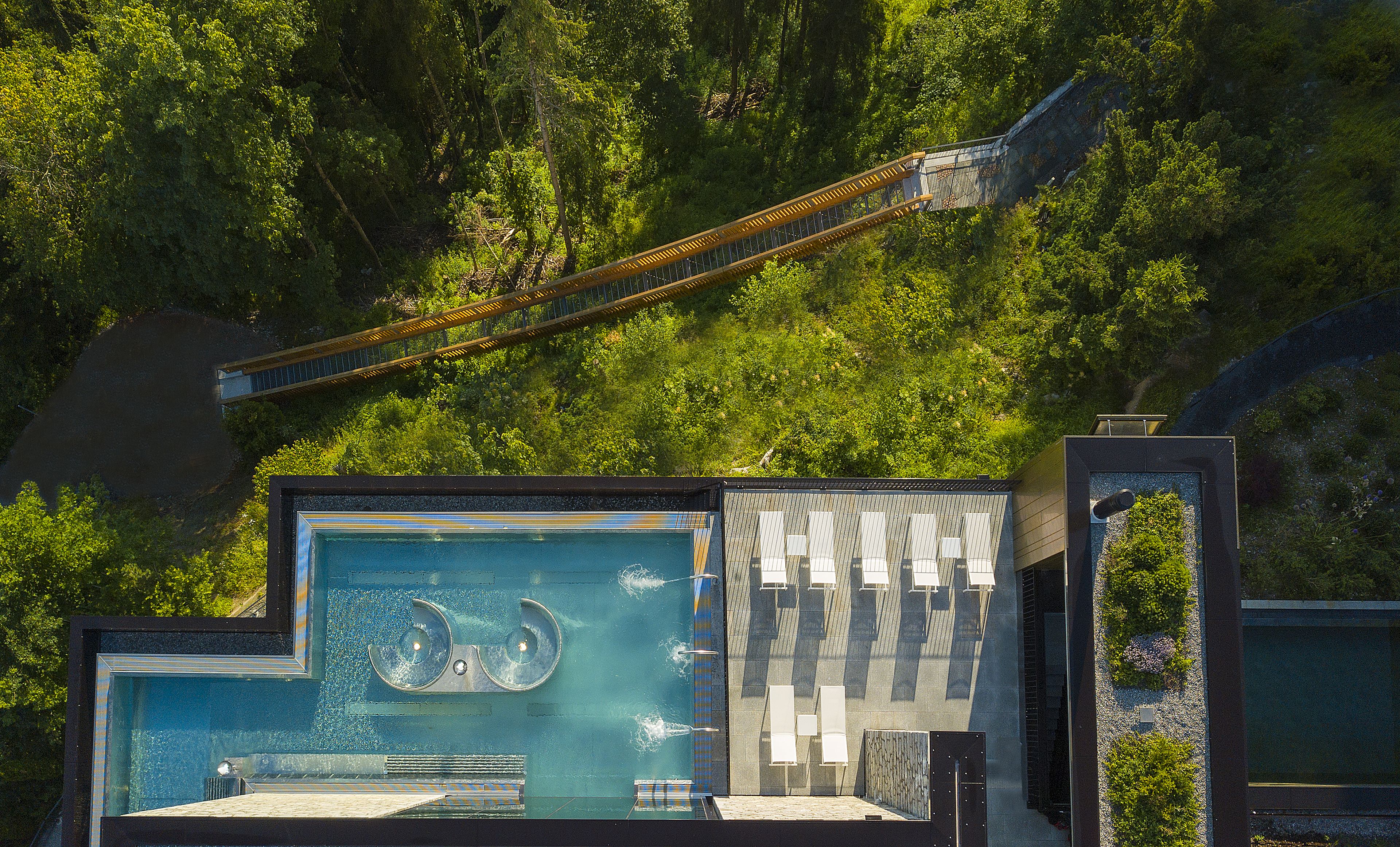 Infinity pool