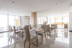 Spécialités Cuisine locale et internationale