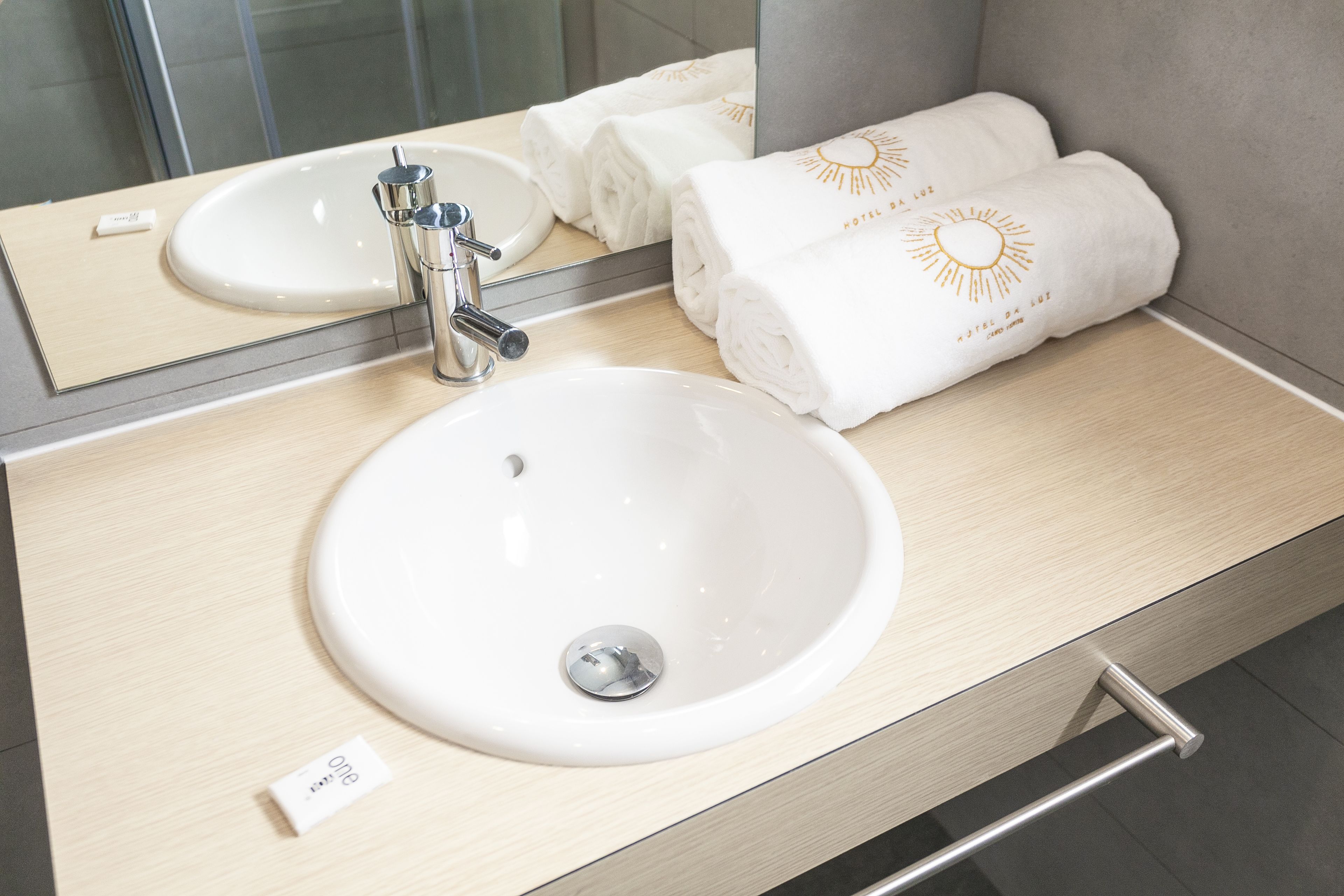 double or twin room, non smoking | bathroom | shower, rainfall showerhead, free toiletries, hair dryer