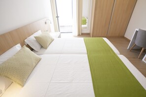 Egyptian cotton sheets, premium bedding, memory foam beds, minibar - Hotel Da Luz (Sal)