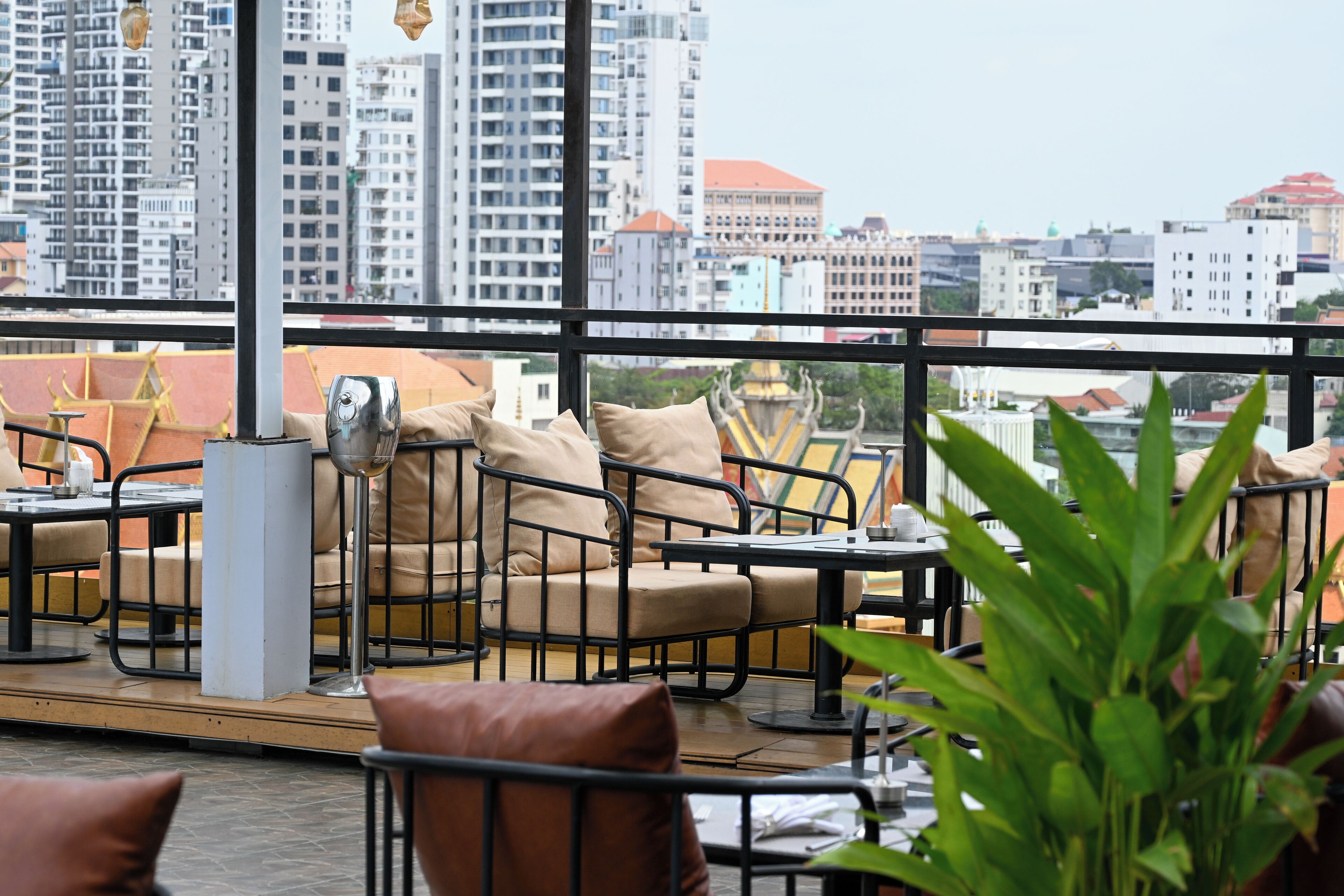 outdoor pool, open 6:30 am to 11:00 pm, pool umbrellas, pool loungers