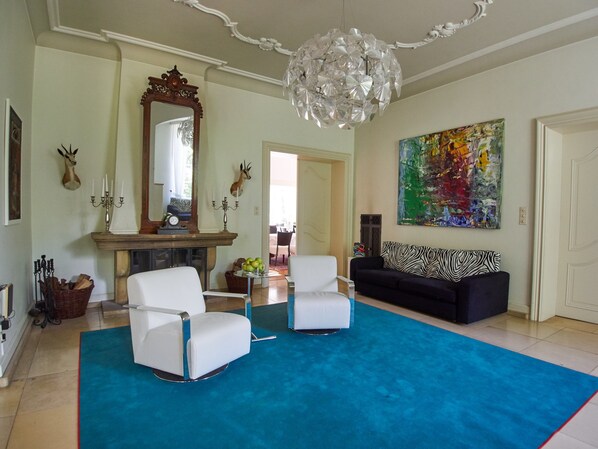 Lobby sitting area - Villa Silva (Uslar)