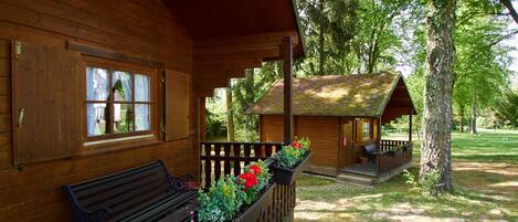 Basic Bungalow, Multiple Beds, Non Smoking | 1 bedroom, individually decorated, individually furnished, desk