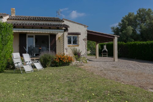 2 bedroom semi-detached house in Urb. Torre Gran, L'Estartit. Garden and community pool (Ref:H38)