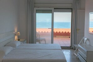 3 bedrooms, iron/ironing board, bed sheets