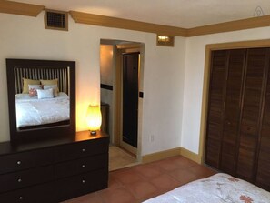 1 غرفة نوم ومكتب ومكواة/لوح كي وواي فاي مجانًا