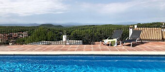 2 bedroom apartment close to the center of Begur. Terrace and panoramic sea views (Ref:H41)