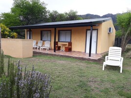 Family Cabin, Garden View | Individually decorated, individually furnished, blackout drapes