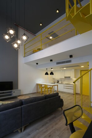 Premium bedding, blackout curtains, iron/ironing board, free WiFi - Coordinat Suits (Izmir)