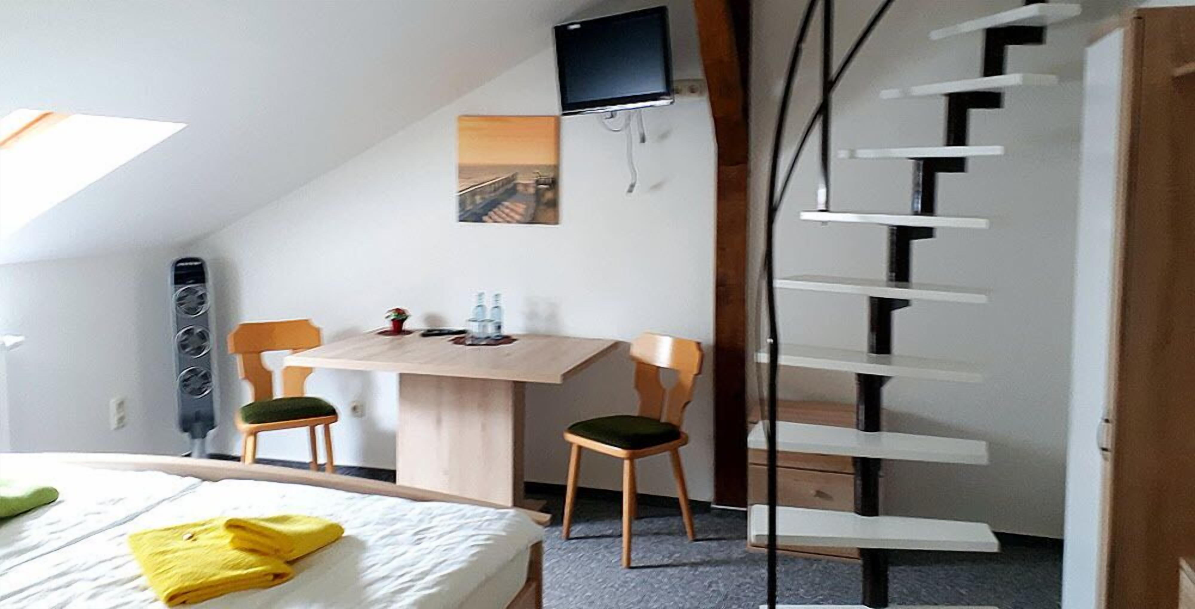 Double Room | Desk, iron/ironing board, cots/infant beds, free WiFi