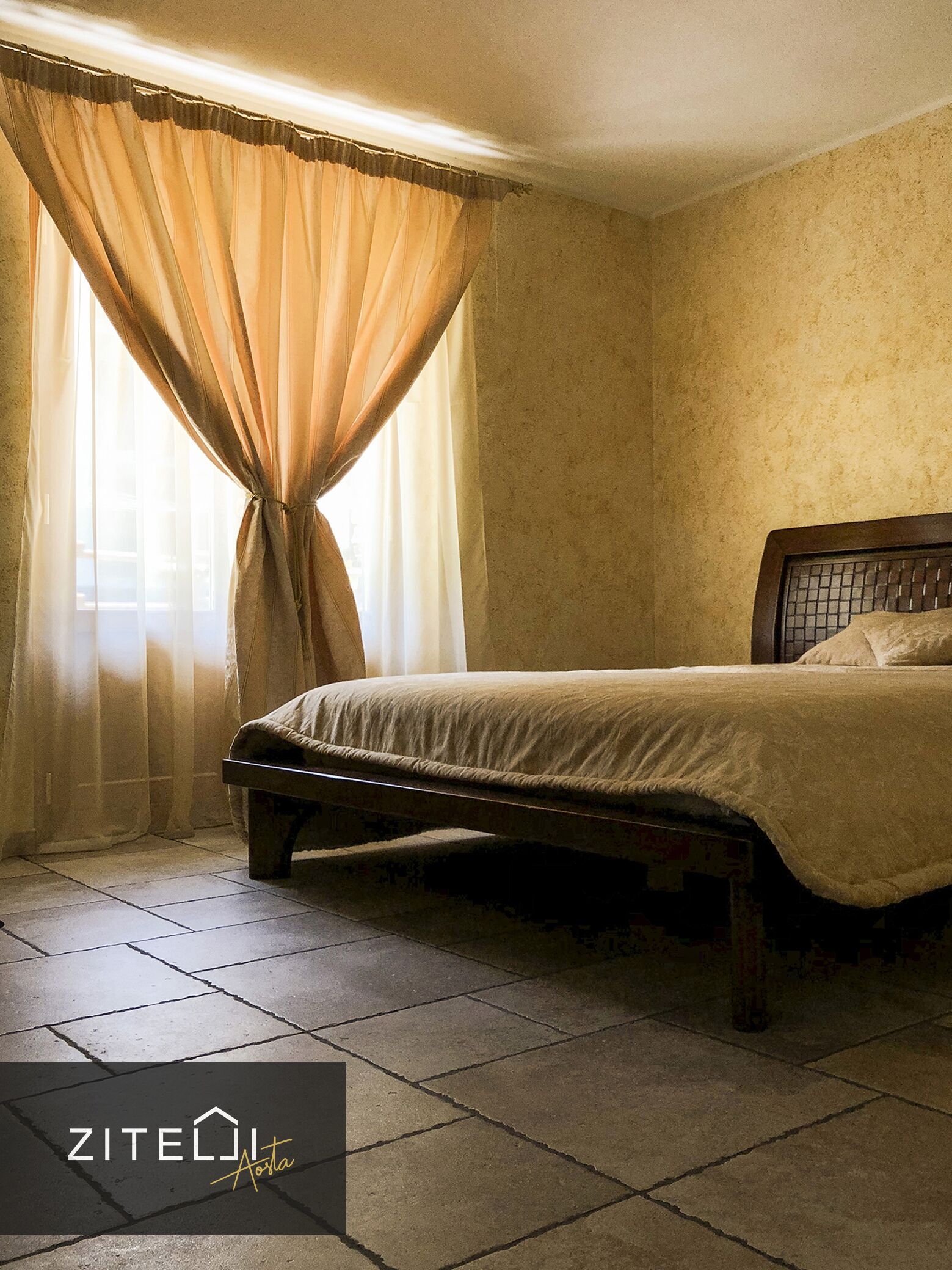 2 bedrooms, desk, soundproofing, iron/ironing board