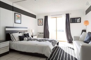 Apartment, 1 Queen Bed, Non Smoking | Desk, iron/ironing board, free WiFi, bed sheets - Awesome Place with Pool and Parking No.4 (North Bay Village)