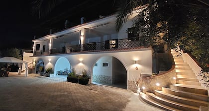 Brandneue 3-Zimmer-Wohnung mit Veranda, Pool und Klima