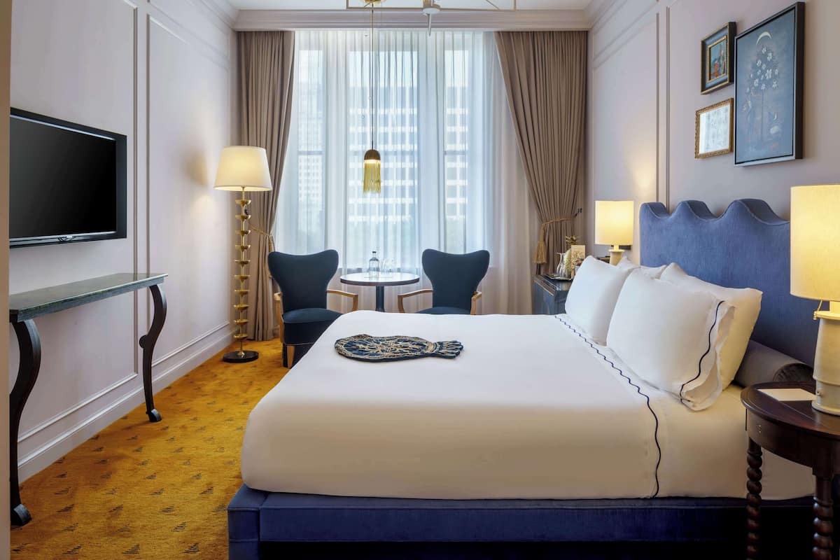 Kamer, 1 kingsize bed | 1 slaapkamer, luxe beddengoed, pillowtop-bedden, een minibar