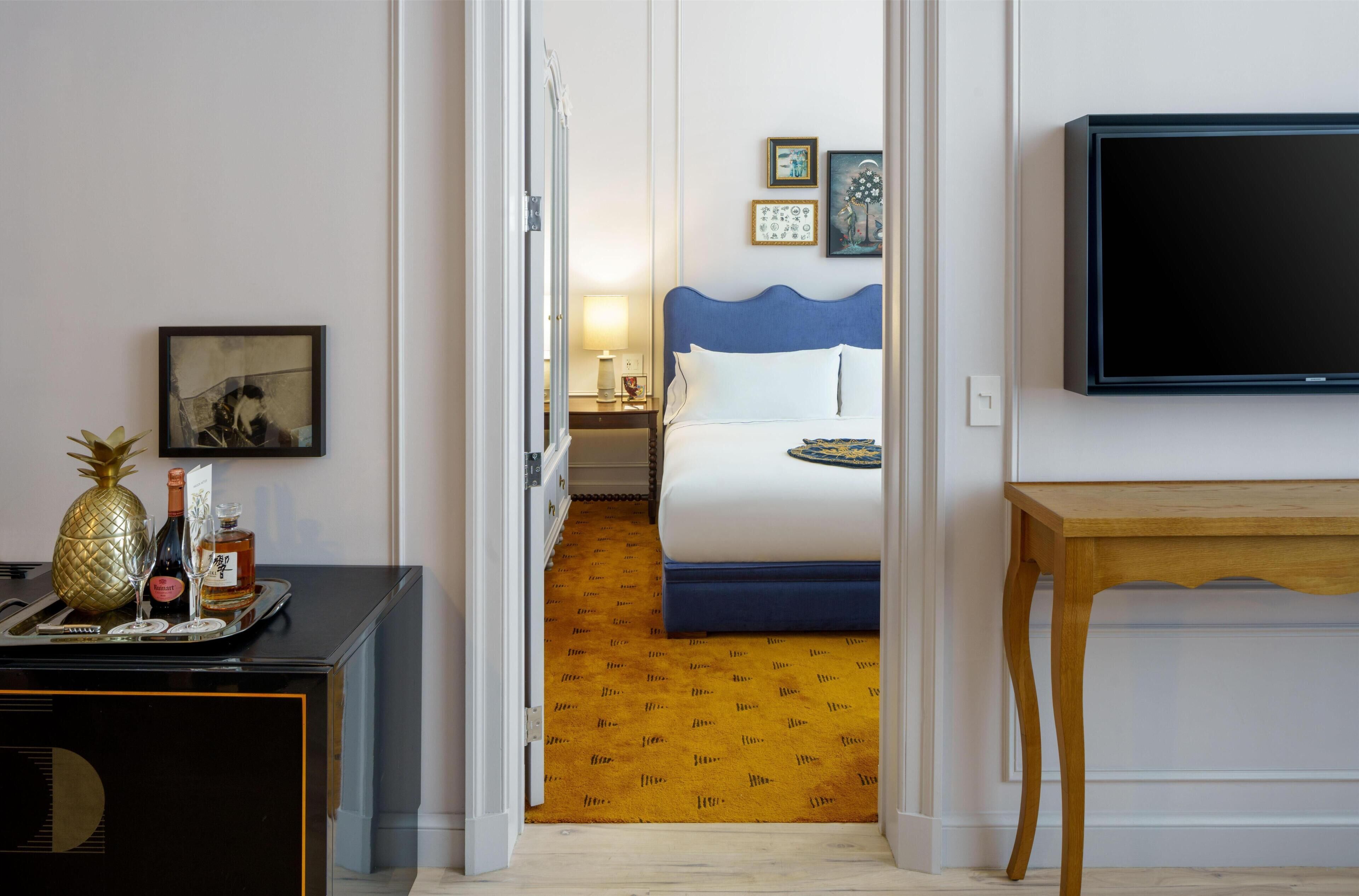 Suite, 1 Bedroom | 1 bedroom, premium bedding, pillowtop beds, minibar