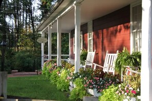 Exterior - Hickory Bridge Farm Restaurant (Fairfield)
