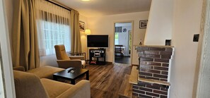 Smart-TV, Kamin, DVD-Player, Stereoanlage