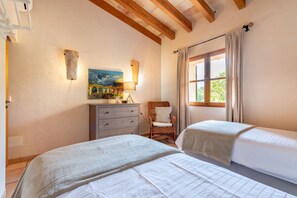 3 soverom, strykejern/-brett, wi-fi (inkludert) og sengetøy