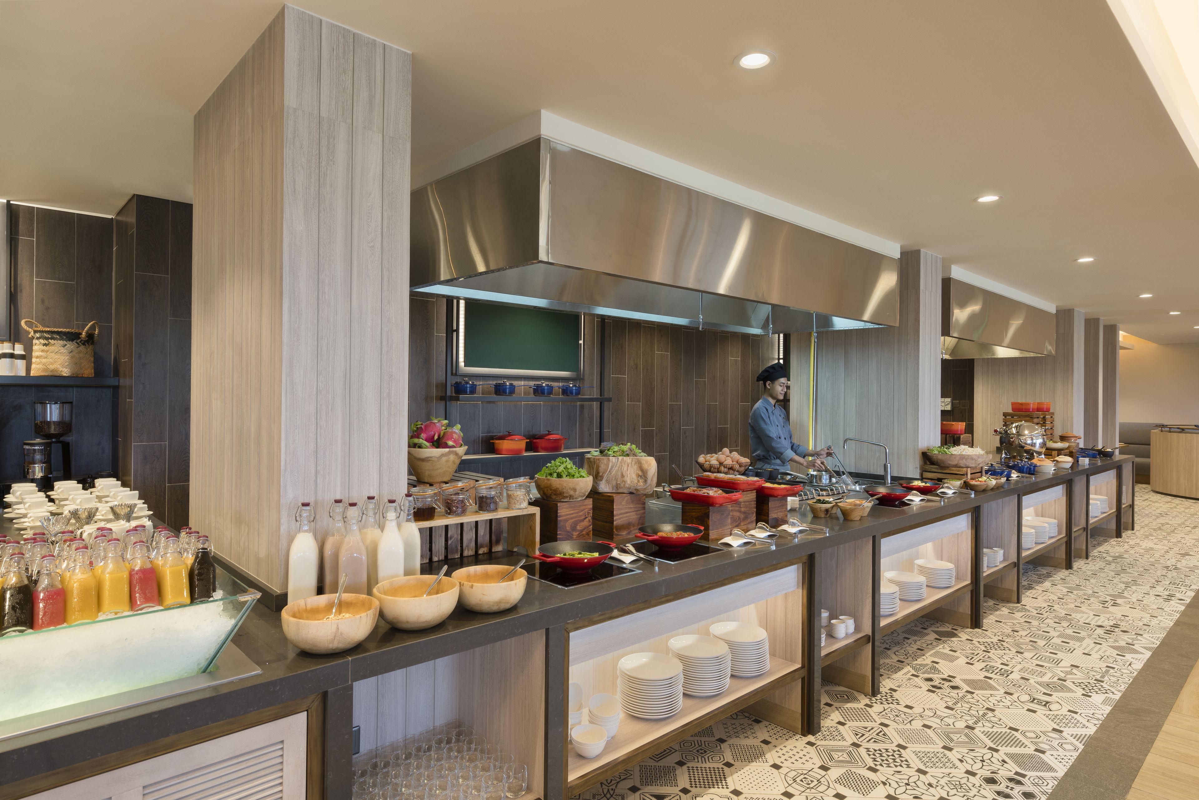 daily full breakfast for a fee