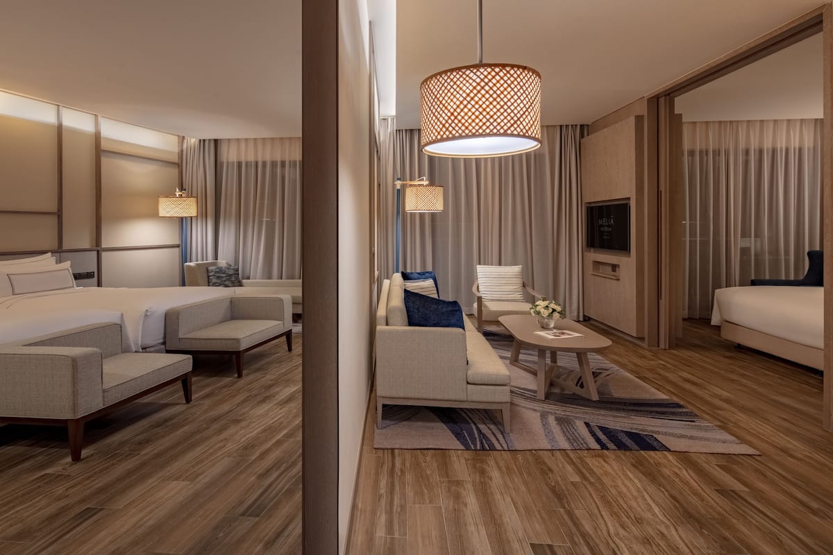 2-bedroom family suite ocean view | 2 bedrooms, minibar, in-room safe, individually decorated