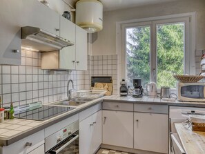 Frigorifero, microonde, lavastoviglie, macchina per tè/caffè